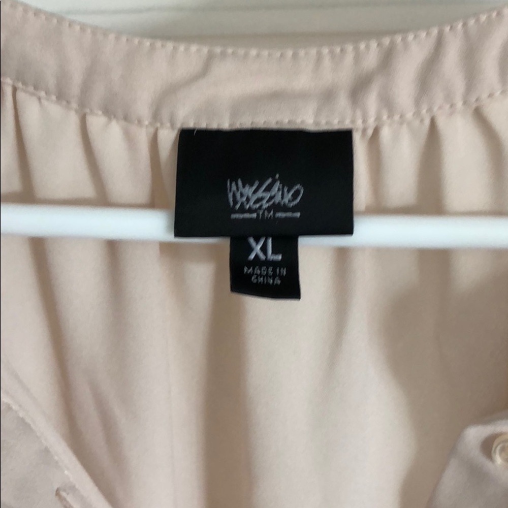 Pale pink top! - Picture 2 of 3